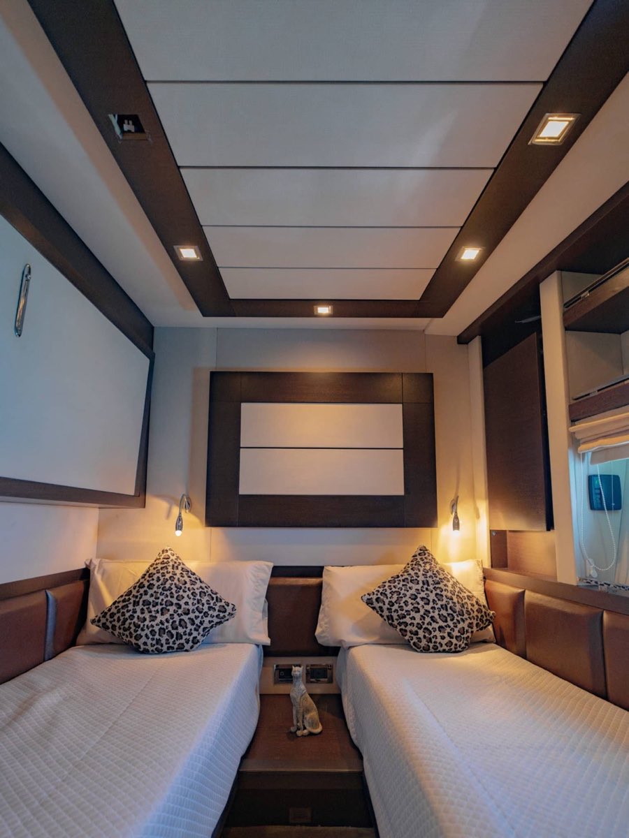 Azimut 86 "The Jungle"