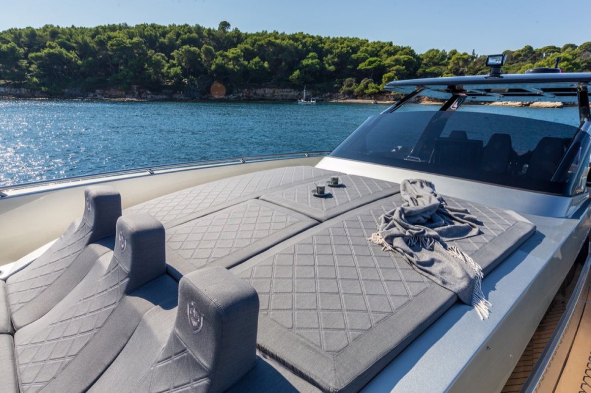 Canados Gladiator 49 "Vibe"