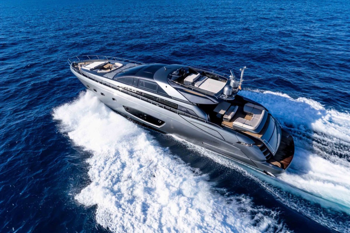 Riva 86 "Tanit"