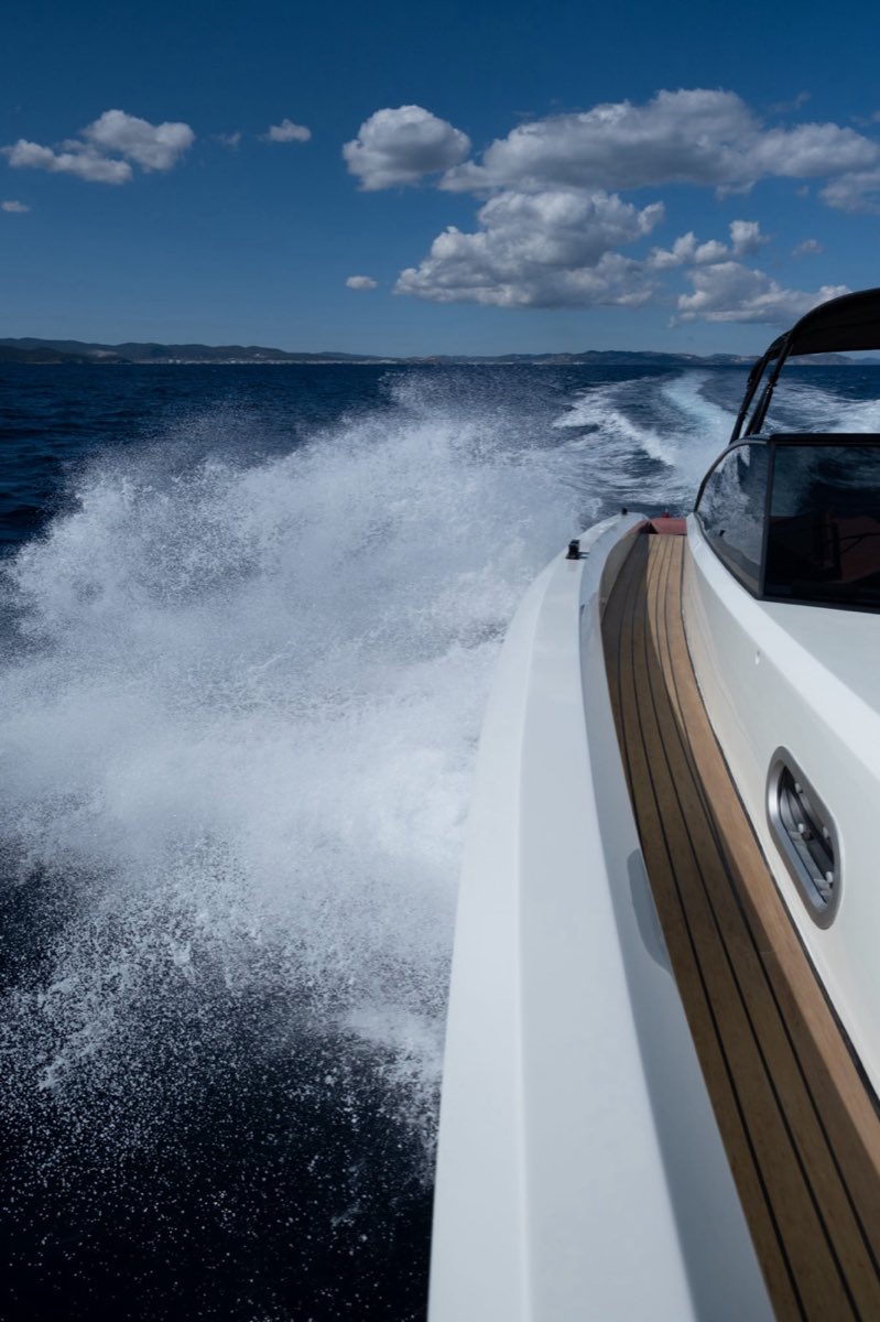 Vanquish 43 "Tequila"