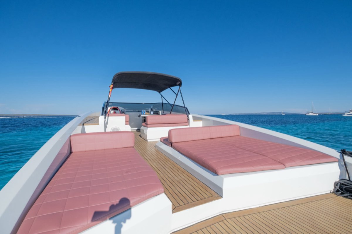 Vanquish 43 "Tequila"